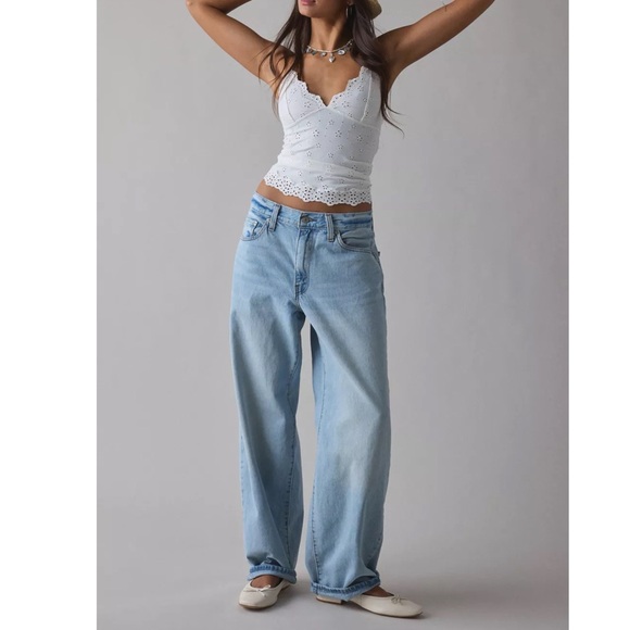 Levi’s baggy dad jeans light wash 28 pick sides light wash NWT - Picture 1 of 11